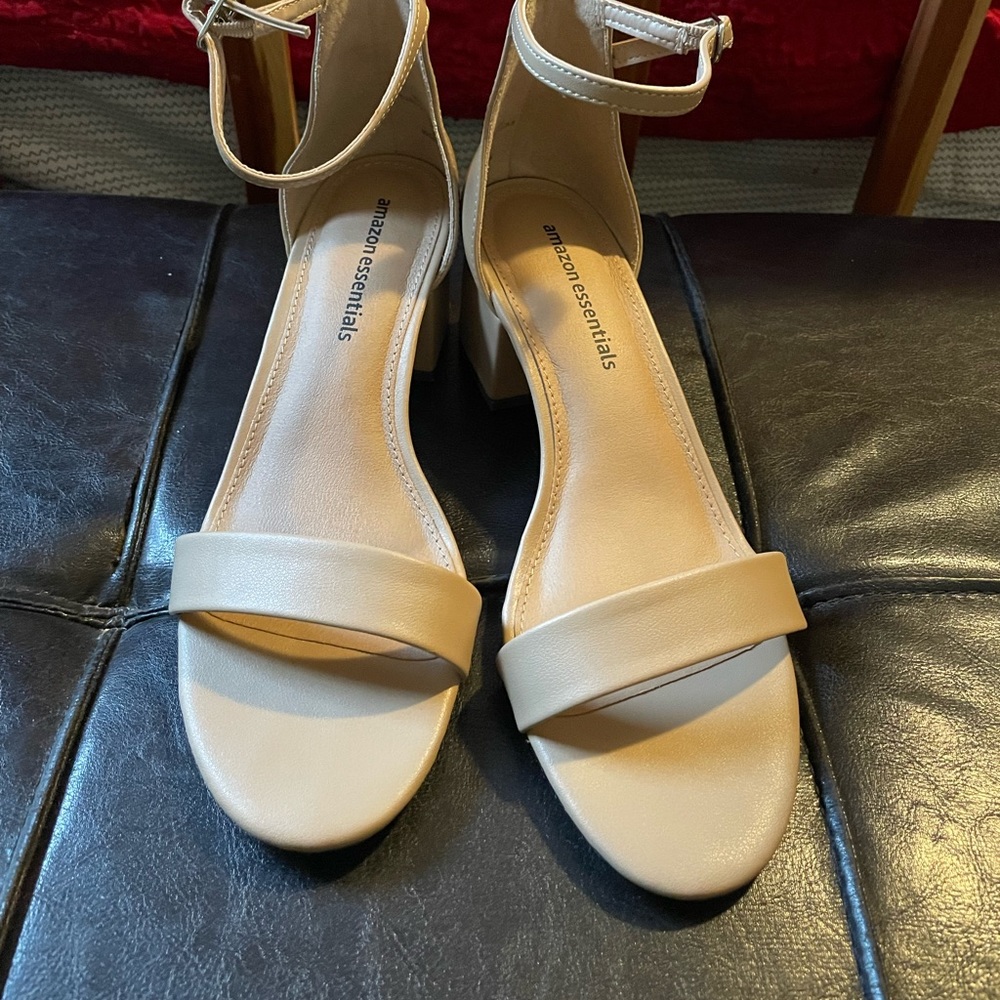 Nude chunky heels